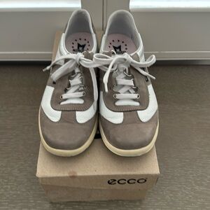 Ecco sneakers